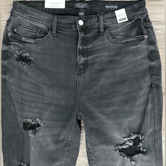Judy Blue Women's Emma High Waist Skinny Capris Destroyed Black - Picture 3 of 6